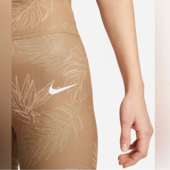 NWT Nike | Women’s Light Brown Tropical Leaf Pattern One Luxe Leggings, size M - Picture 4 of 15